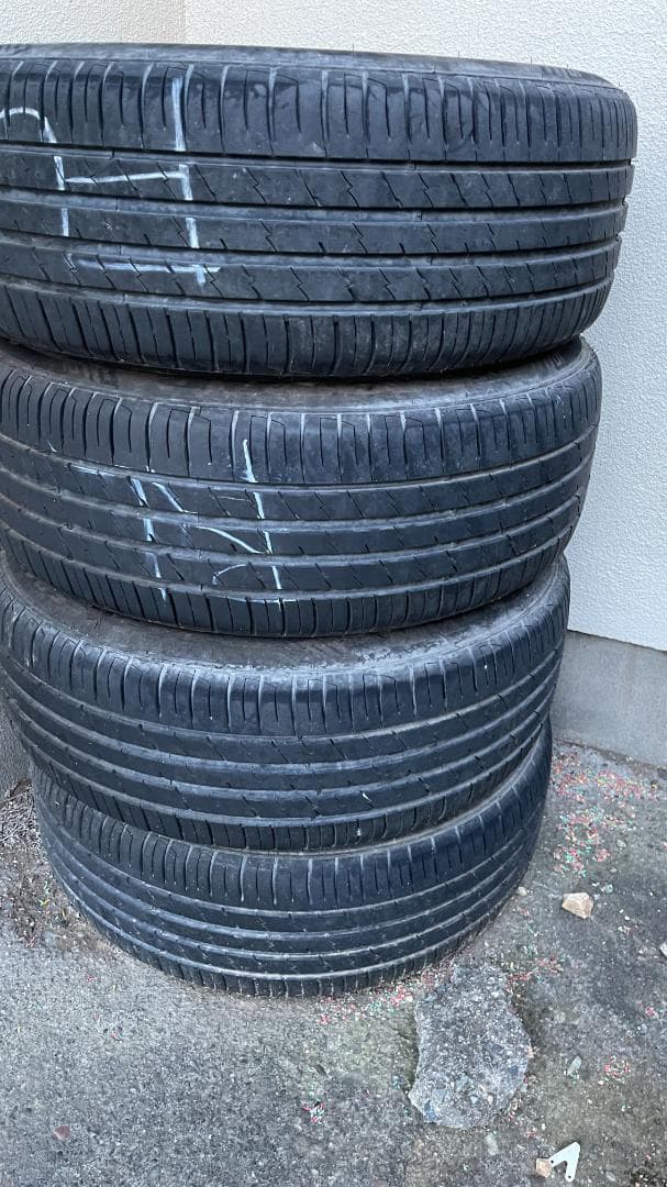 NISSAN 日産　エルグランド　夏用タイヤ　４本　ホイール付き