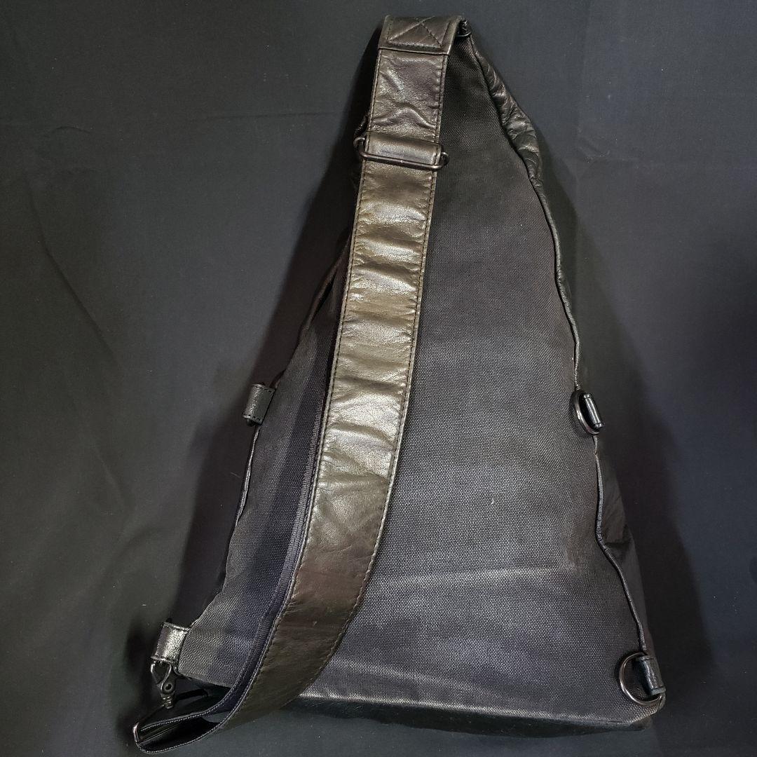 ヨウジヤマモト ワンショルダー レザー トライアングル ダブルファスナー 黒