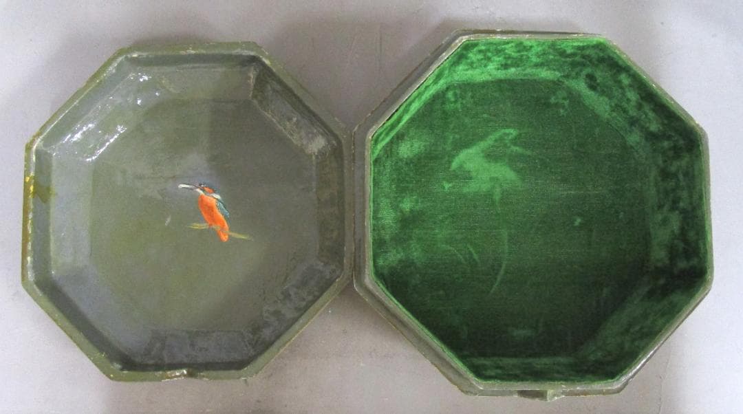 インド工芸［王侯貴族・野生動物絵　手彩ペイント八角内ビロード飾り箱］