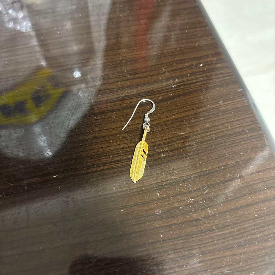 ファーストアローズ　ALL-K18XSフェザーチャームピアス