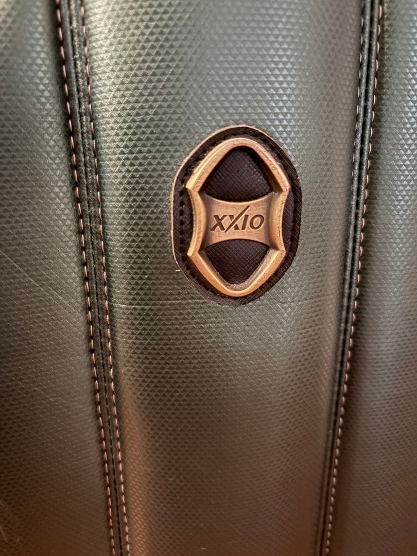 ゼクシオ（XXIO） 他 キャディバッグ・ゴルフクラブ10本・ボール等のセット