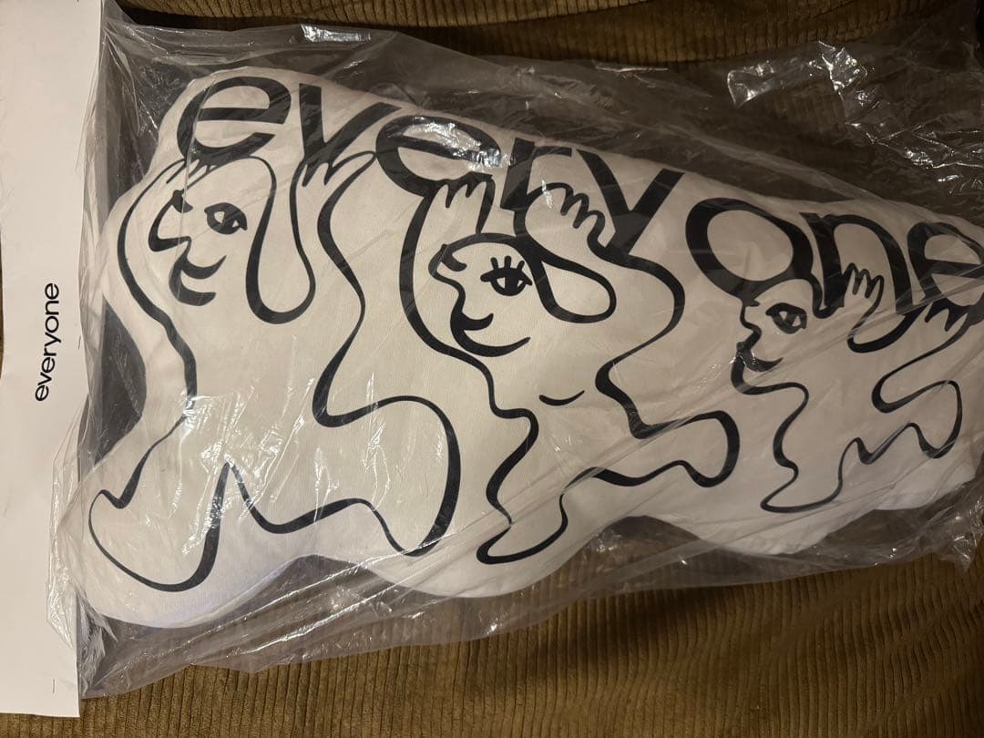 everyone クッション　新品　　　　　ennoy