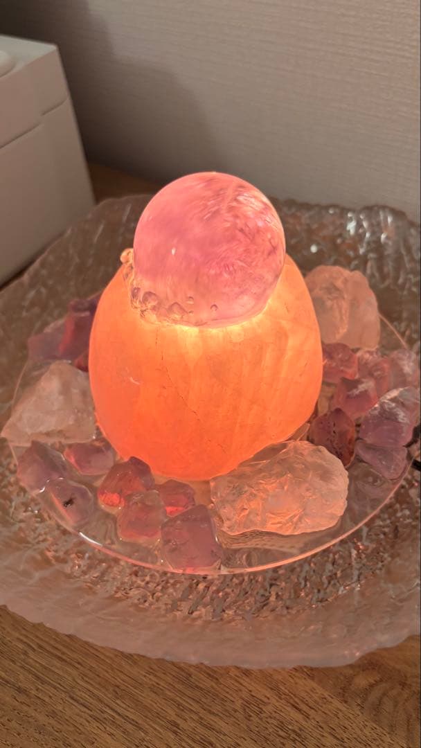 クリスタルファウンテン大アメジストとローズクォーツガラスの器と陶器の器2つ付き