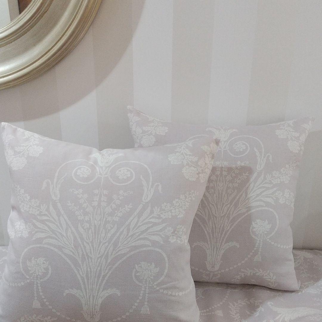 専用S様 ローラアシュレイクッションカバー ２枚分の価格