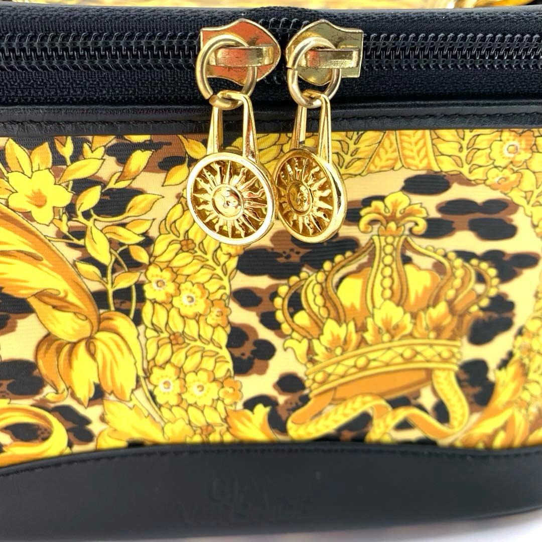 美品！GIANNI VERSACE ジャンニヴェルサーチ バニティバッグ　ポーチ
