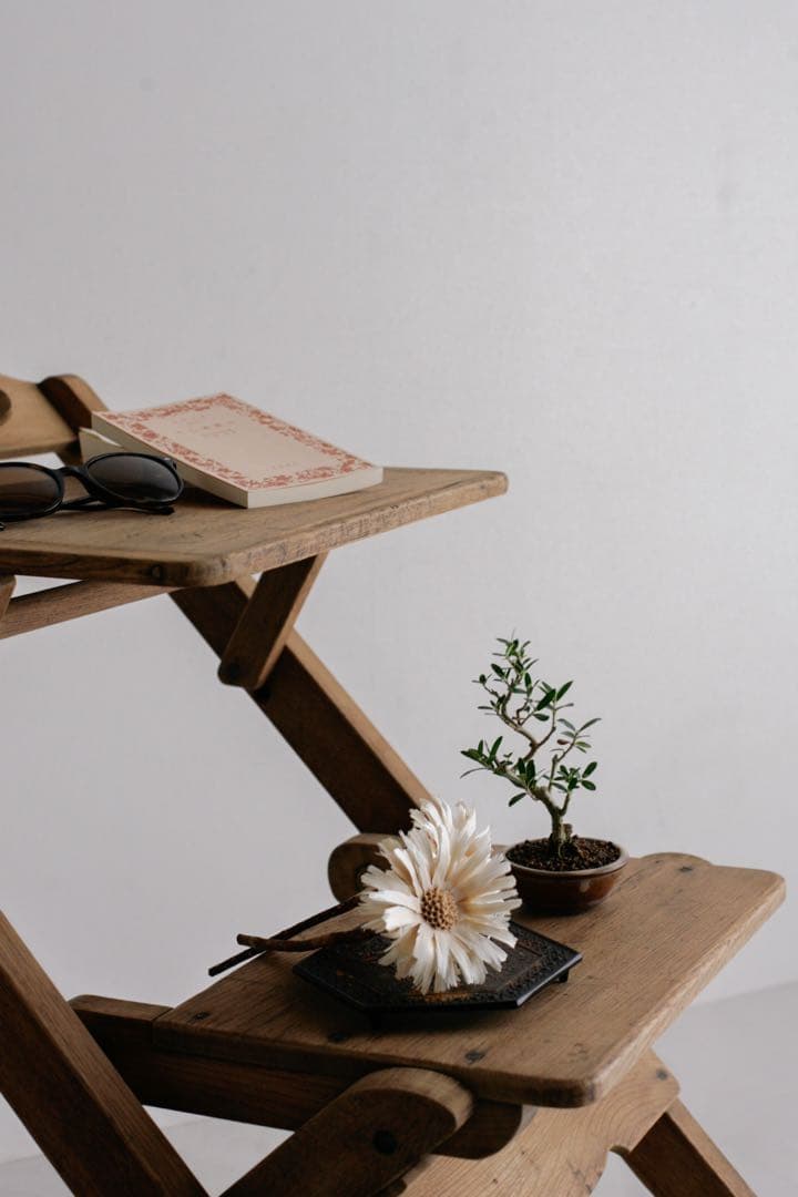 開閉式 飾り棚　展示台　透かし彫り　欅　無垢材　古家具　古道具　無垢インリア