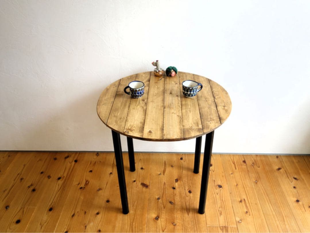 無垢材のラウンドテーブル【ハンドメイド家具】