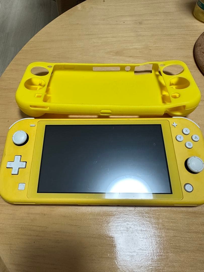 Nintendo Switch Lite イエロー 本体とカバー