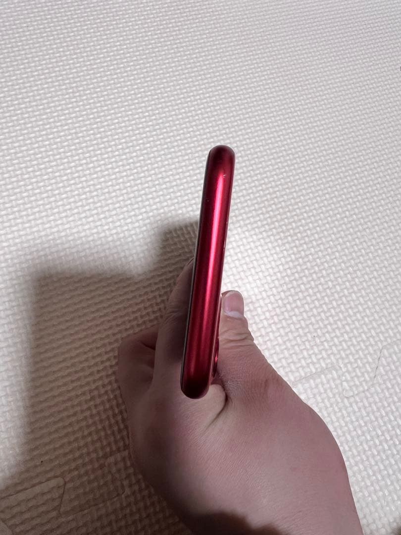 AU iPhone11 64GB レッド 新品充電ケーブル付属品