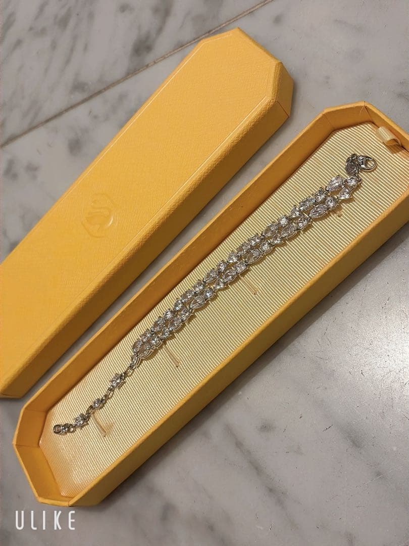 スワロフスキー　ブレスレット　2025年購入　未使用品