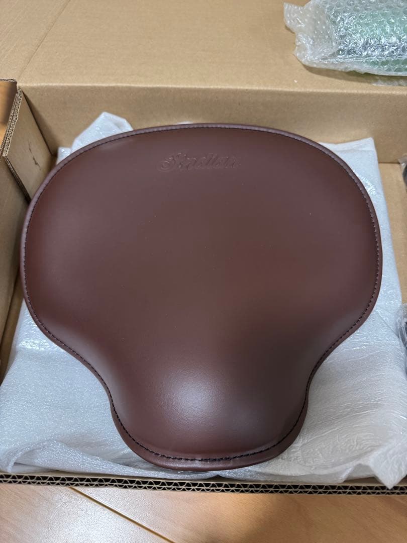 インディアン　スカウトボバー　トゥエンティ　純正シート