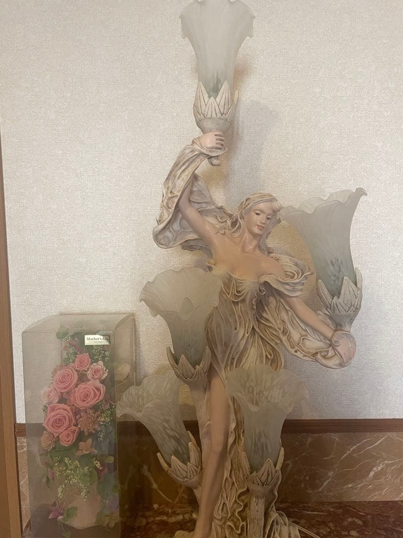 アンティークランプ　ヴィーナス