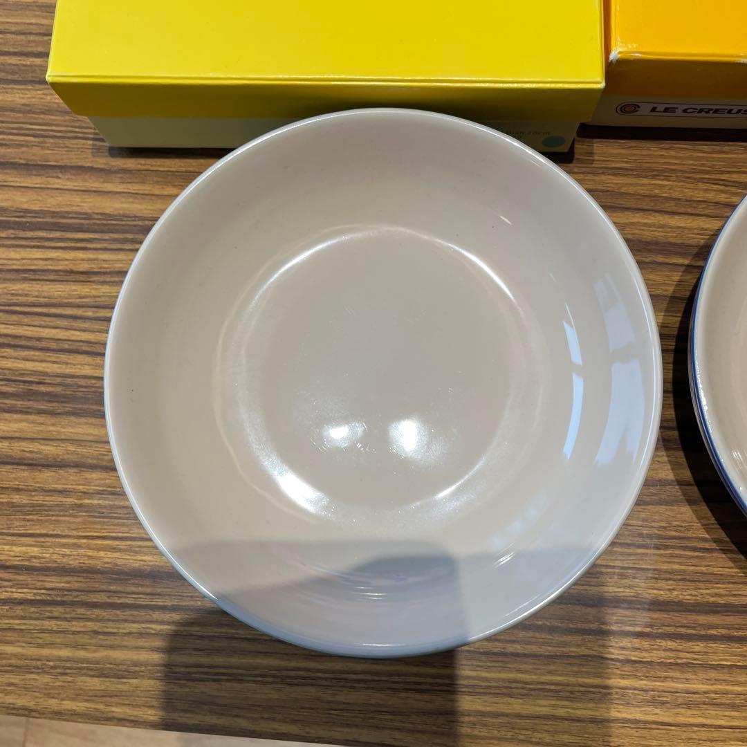 ルクルーゼ ラウンド・ディッシュ　20㎝　ライトカリビアン　コバルトブルー　新品