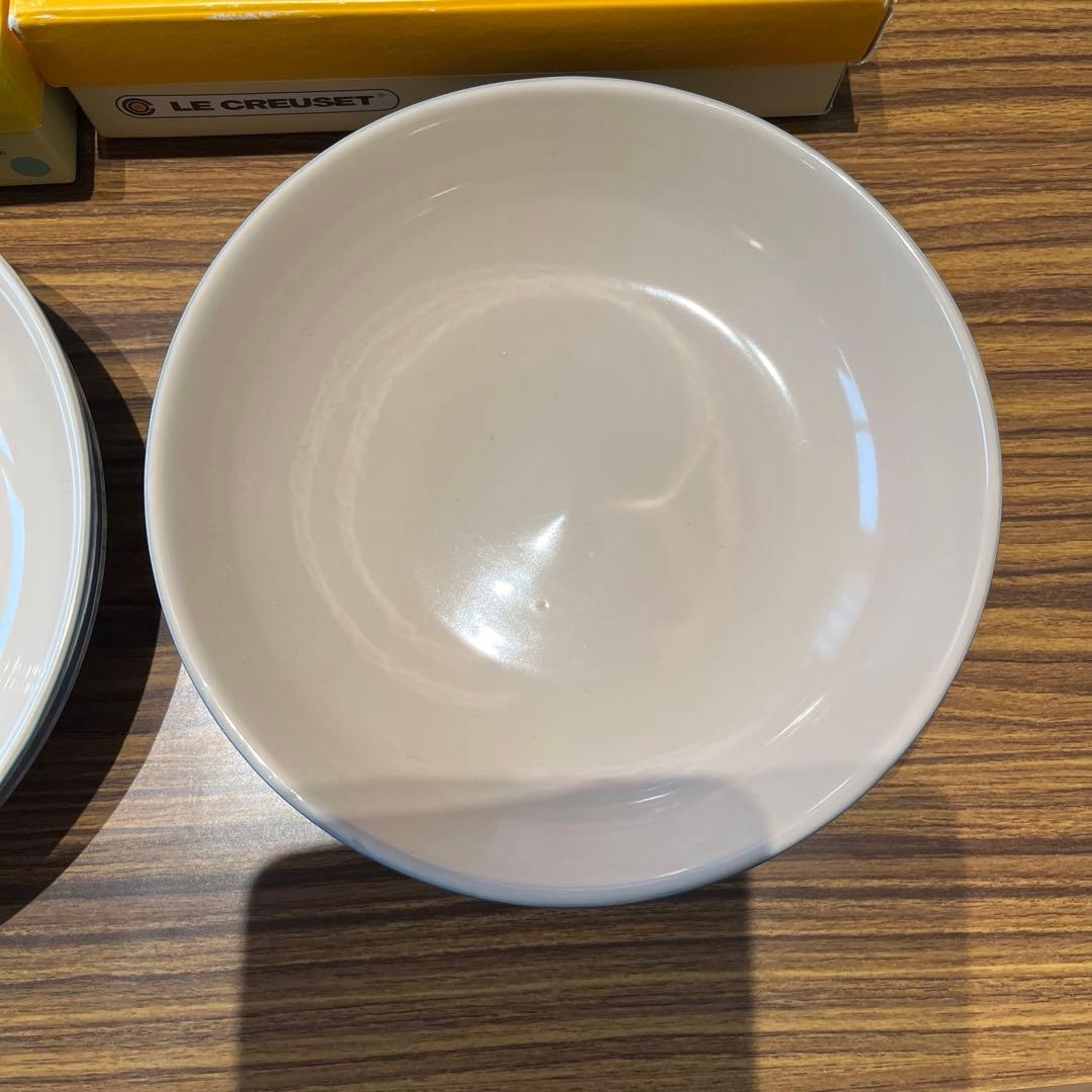 ルクルーゼ ラウンド・ディッシュ　20㎝　ライトカリビアン　コバルトブルー　新品