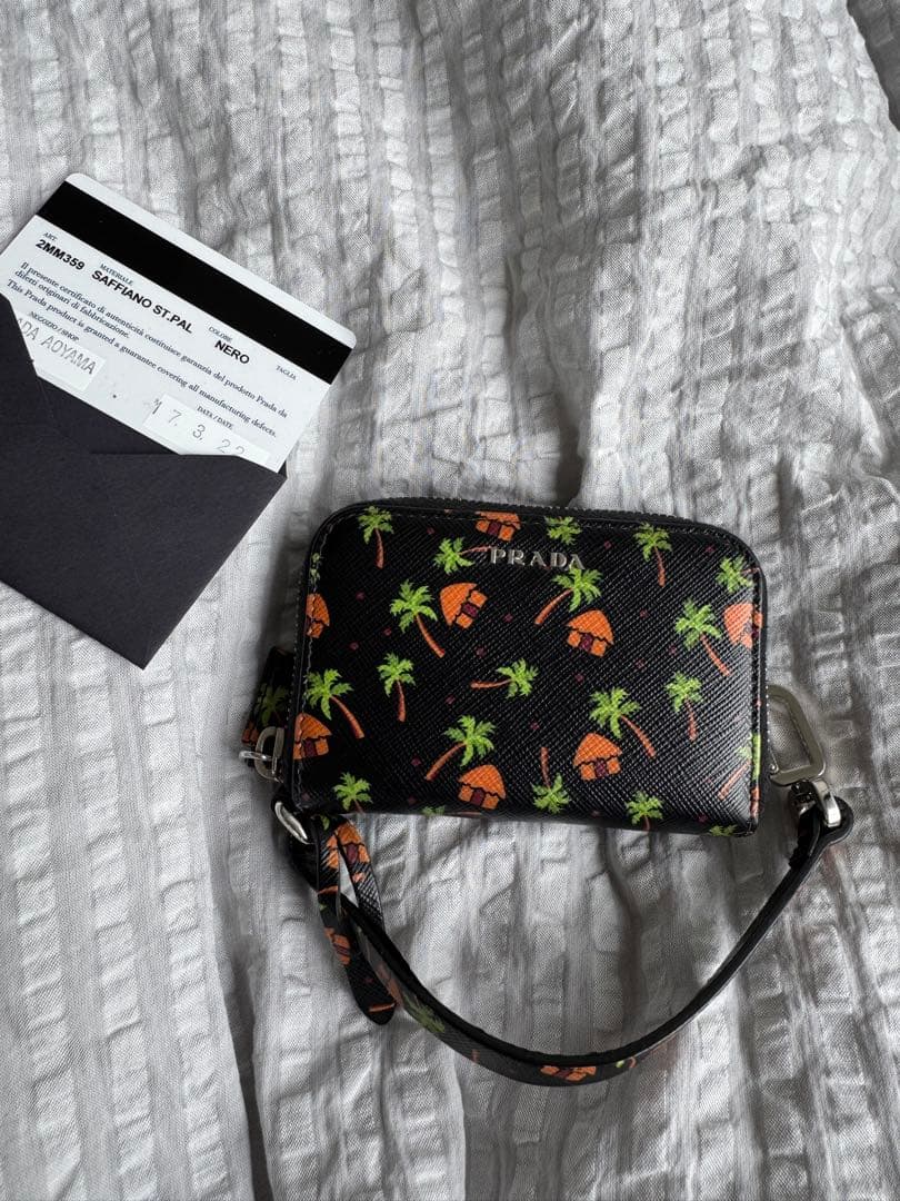 prada ジップ財布 カードケース
