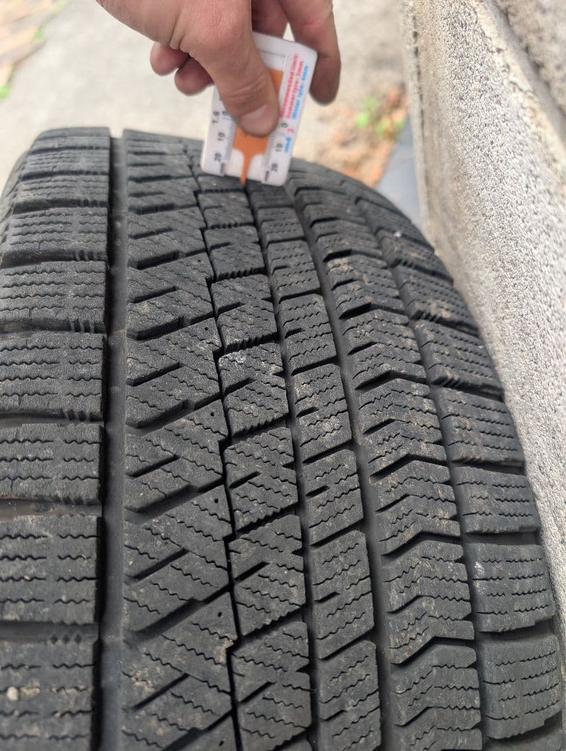 美品程度良好☆245/40R19スタッドレスタイヤ＆ホイール4本Vクラスw639