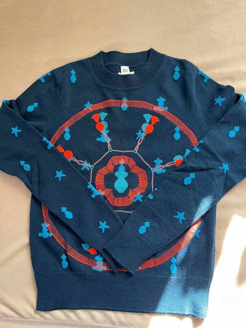 HERMES ネイビー 刺繍セーター（難あり）