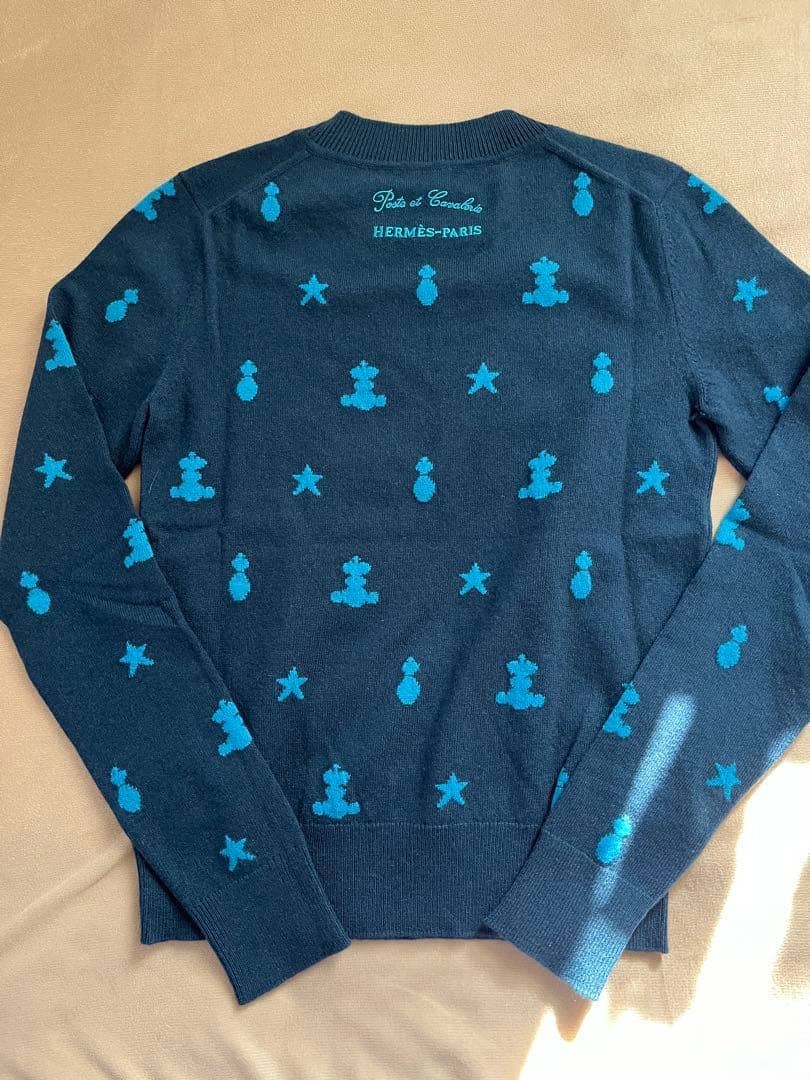 HERMES ネイビー 刺繍セーター（難あり）