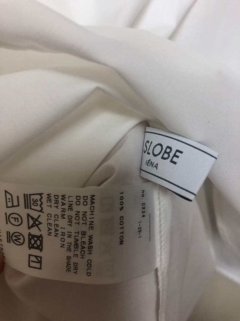 【未使用に近い】SLOBE IENA ホワイト 半袖シャツ フリーサイズ
