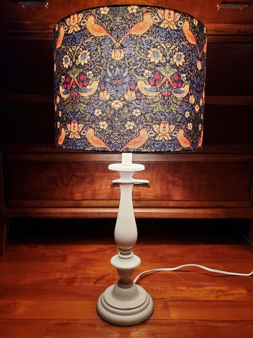 アメリカンテーブルランプ ウィリアムモリスいちご泥棒