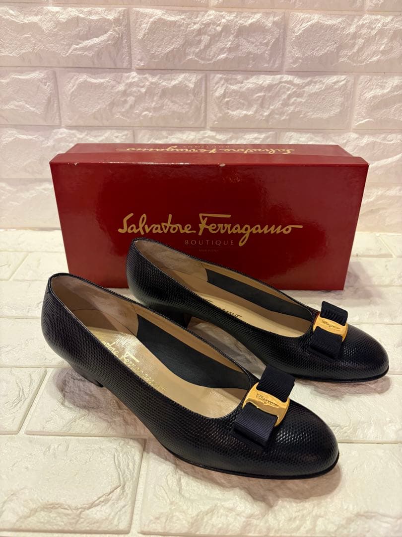 #美品Salvatore Ferragamo 型押しレザー ブラックパンプス#7