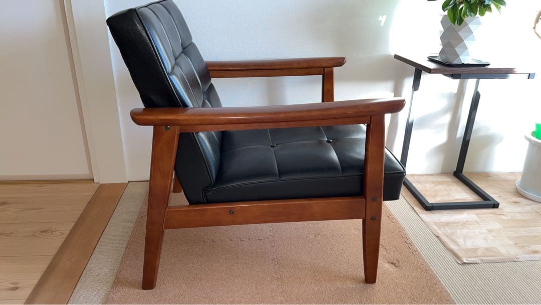 【定番人気】カリモクKチェア 1シーター ブラック レザー アームチェア