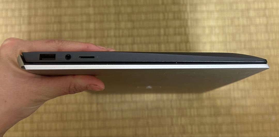 Dell Vostro 5300. Core i5-10210u.メモリ 8gb