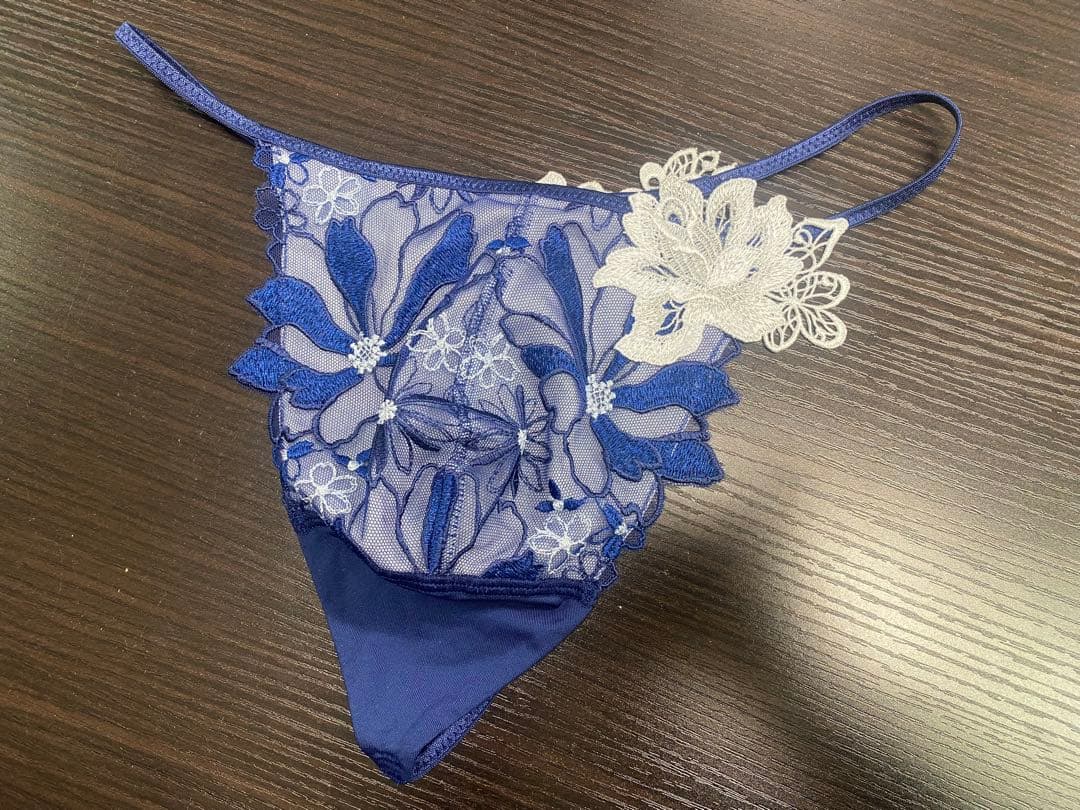 お値下げ【新品】ワコールSalute ネイビー Tバック Lサイズ