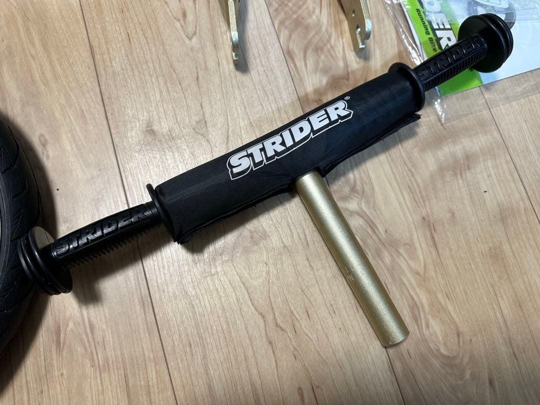 美品　ストライダープロ　rockfish ホイール　カスタム　タイヤ　ゴールド