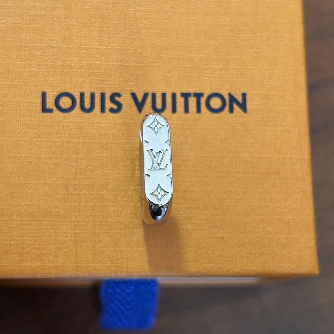 新品未使用　正規品　ルイヴィトン　モノグラム　フープピアス　ロゴ　ショッパー付