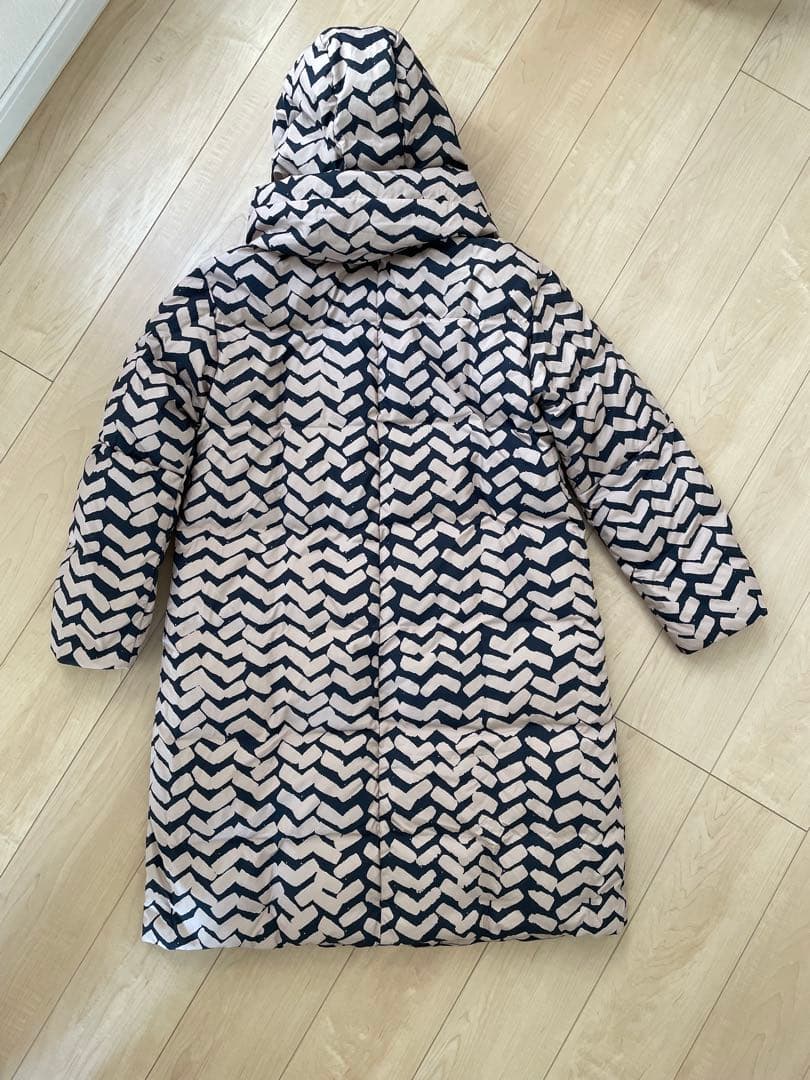 マリメッコ　ダウンコート　サハライタライタ柄