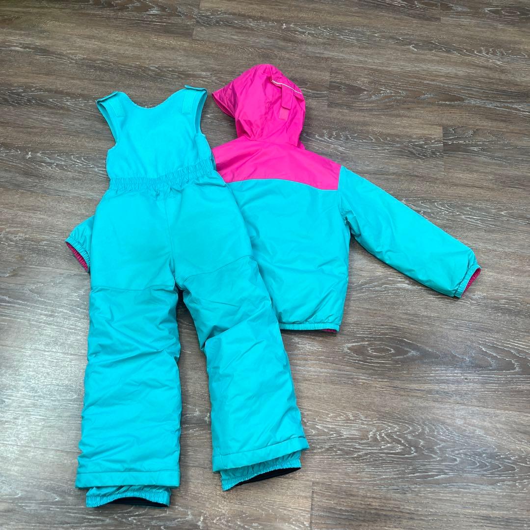 Columbia コロンビア　110 美品　女の子スノーウェア