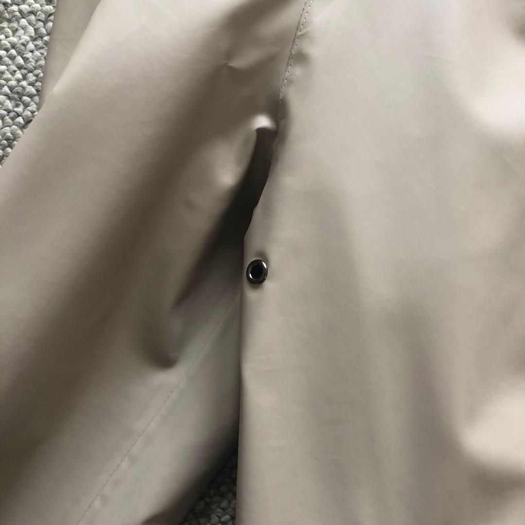 お値下げしました‼️PRADA ベージュ 防水　防風ステンカラーコート