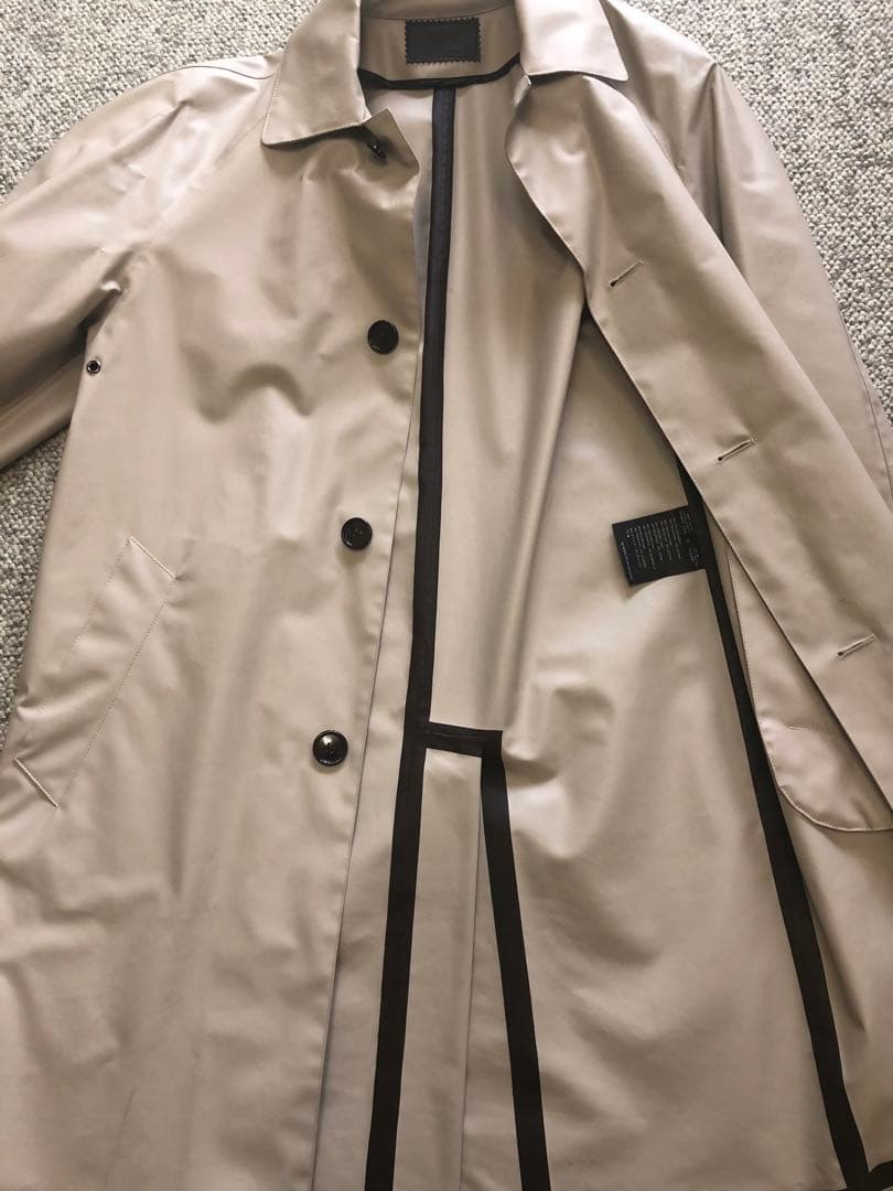 お値下げしました‼️PRADA ベージュ 防水　防風ステンカラーコート