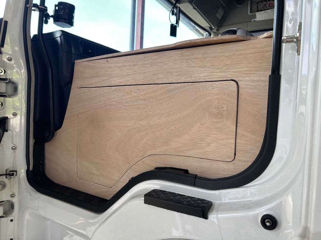 17スーパーグレート　助手席側　壁板　窓なし