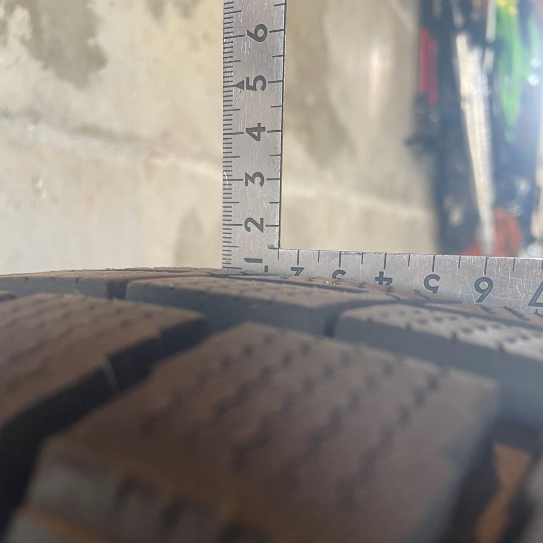ダンロップ　スタッドレスタイヤ　265/70R17 4本セット　（タイヤのみ）