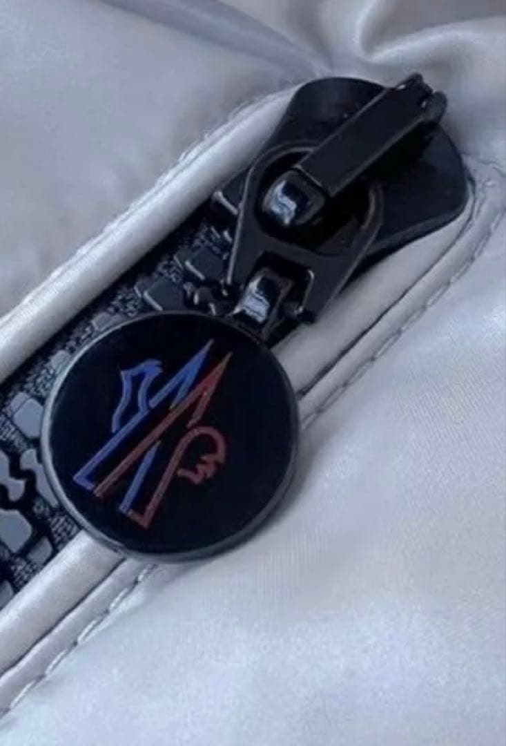 とらこ　MONCLER LOIRE（ロワール）GIUBBOTTO