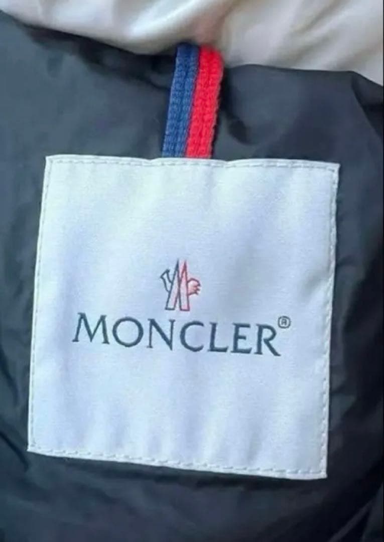 とらこ　MONCLER LOIRE（ロワール）GIUBBOTTO