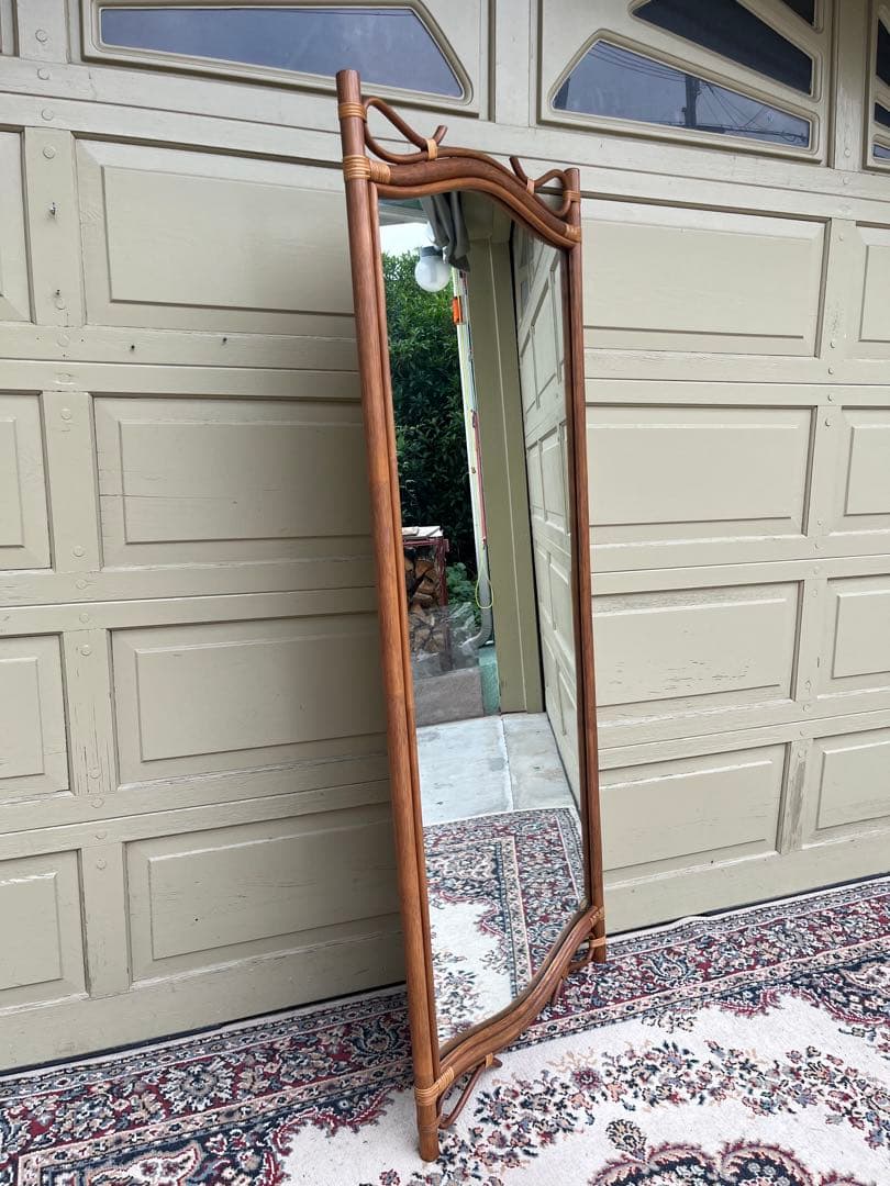 木製スタンドミラー 大きめ 曲線デザイン