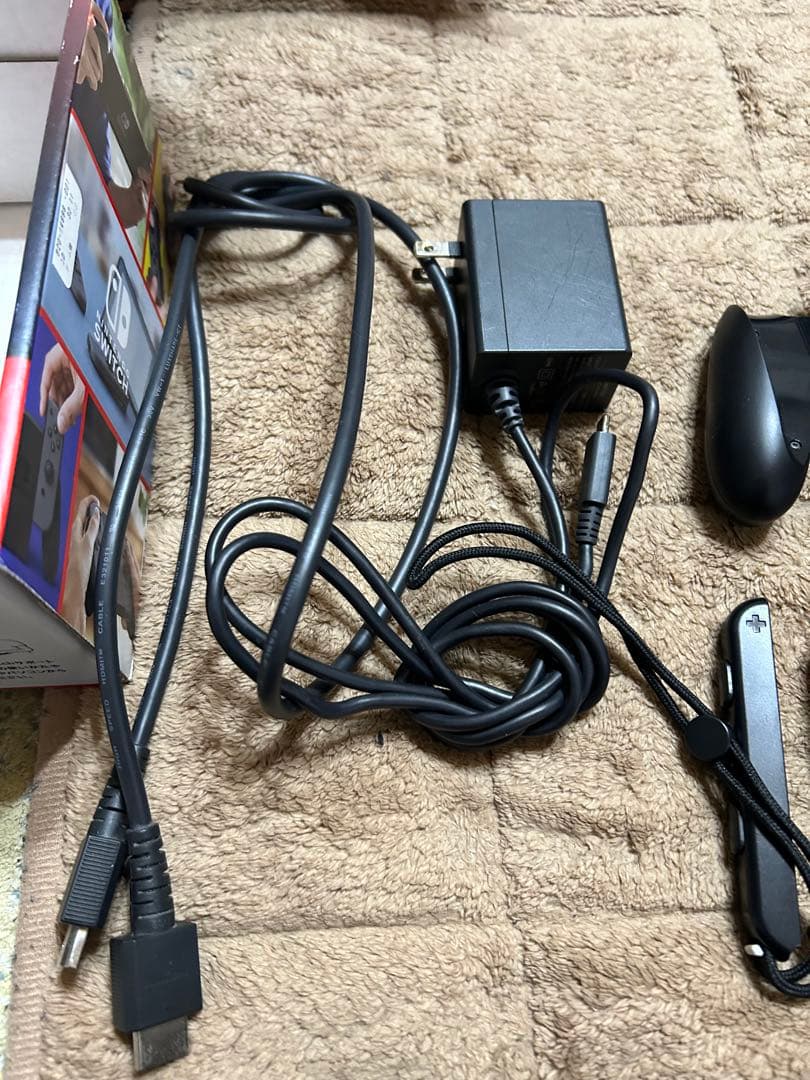 Nintendo Switch 本体 + Joy-Con + ドック