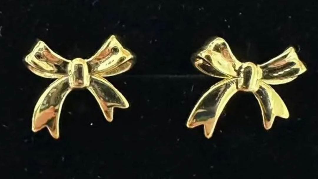 ピアス リボンピアス 18金 AU750 新品未使用