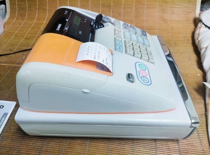 カシオレジスター　TE-M80　中古品　人気機種感熱紙　送料無料　001121