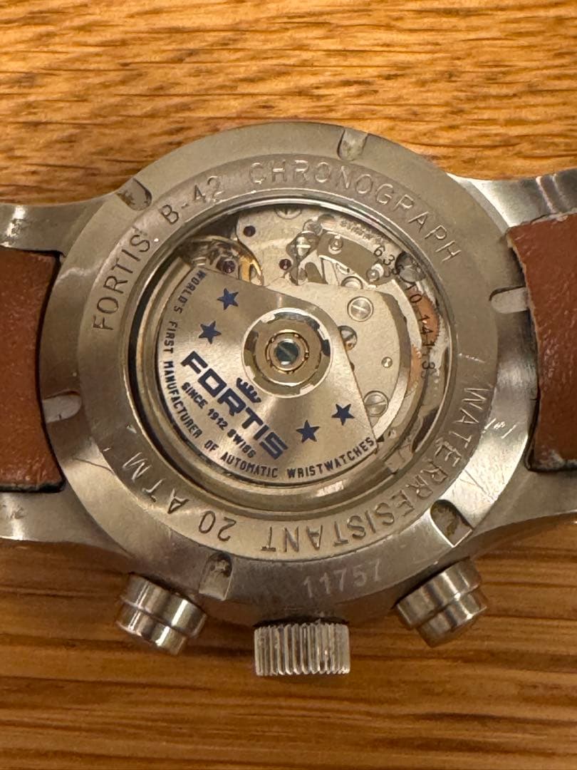 FORTIS B-42 自動巻きクロノグラフ 黒文字盤
