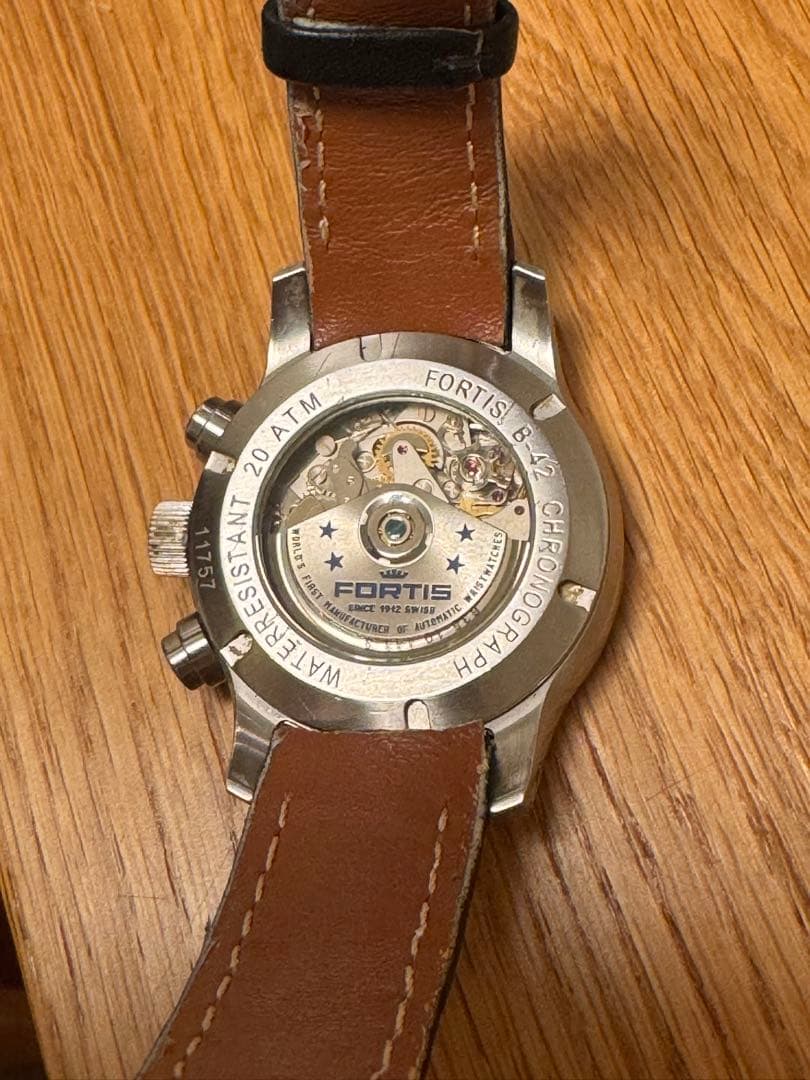 FORTIS B-42 自動巻きクロノグラフ 黒文字盤