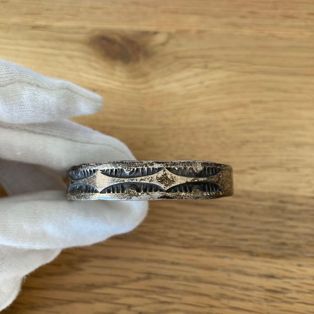 シルバー 彫刻模様 バングル NORA STERLING ナバホ　スターリング