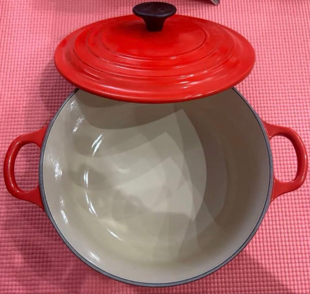 ル・クルーゼ ココット・ロンド 20cm チェリーレッド 両手鍋　新品