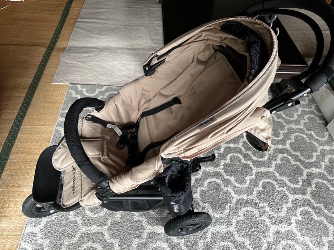 Air Buggy ベビーカー 空気入れ、ドリンクホルダー、新品タイヤ付き！！
