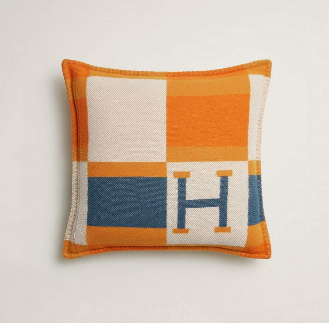 Hermès オレンジチェッククッション