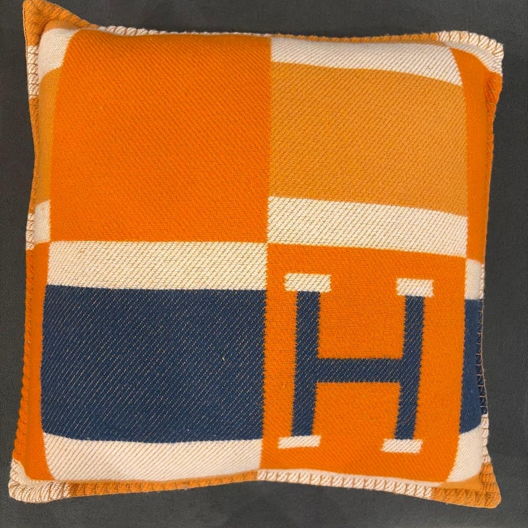 Hermès オレンジチェッククッション