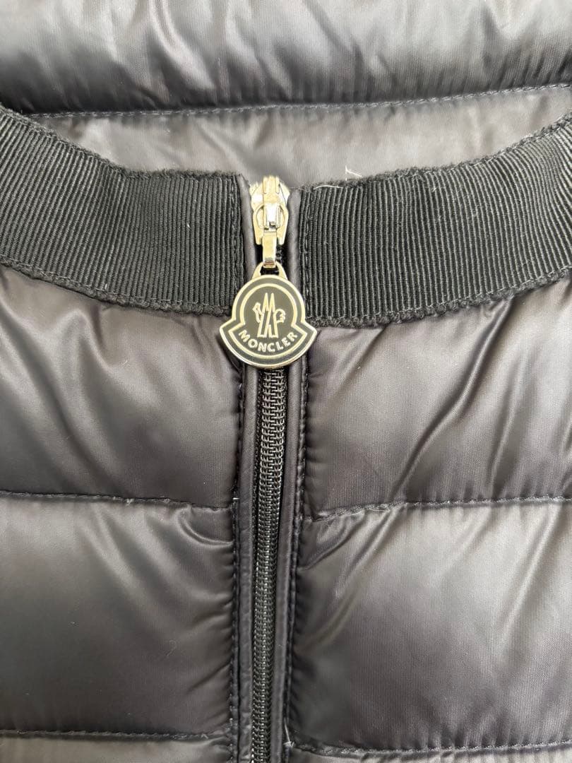 Moncler モンクレール ライトダウンジャケット